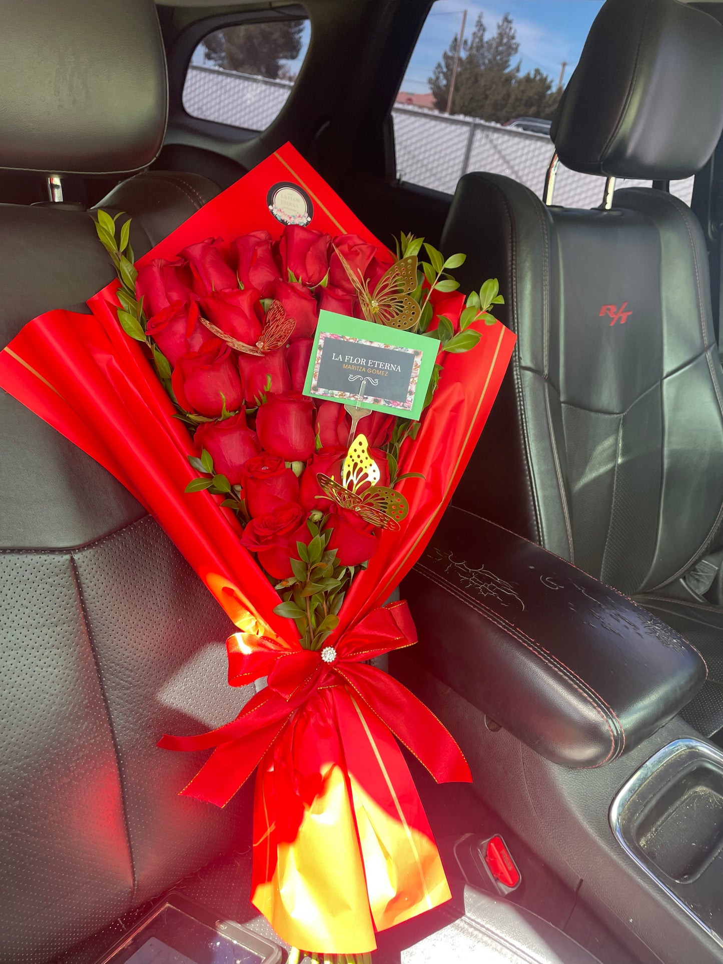 Wishes Bouquet 💐 24 Roses